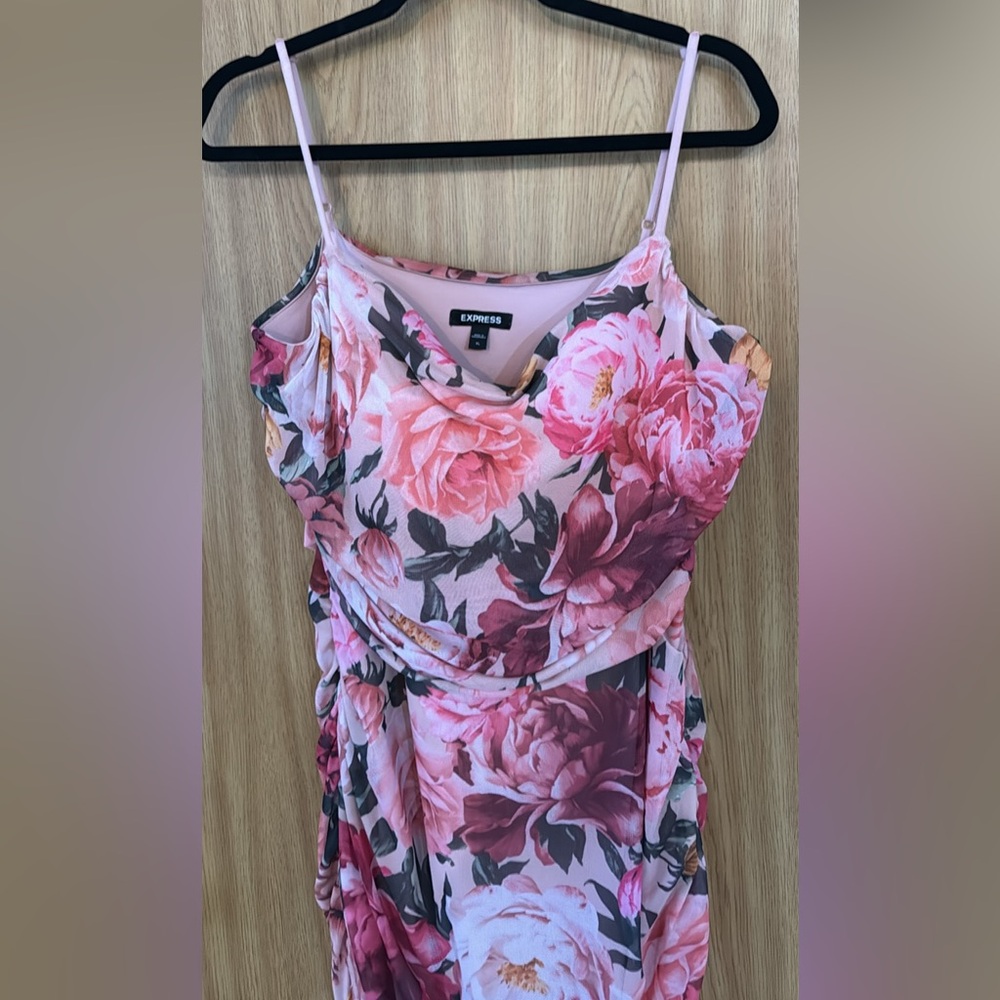 Express Pink Floral Asymmetrical Dress - Picture 7 of 11
